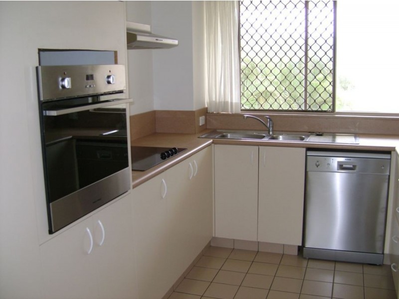 60/15 Santa Monica Drive “Miami Beachside’, Miami QLD 4220