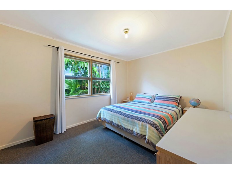 72 Kiers Road, Miami QLD 4220