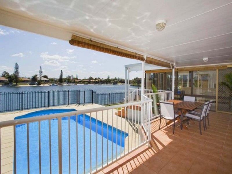 72 Avanti Street, Mermaid Waters QLD 4218