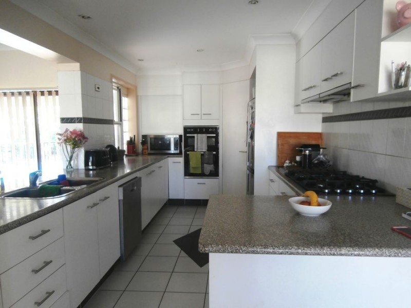23 Honeyeater Drive, Burleigh Waters QLD 4220