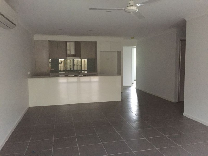 1/1 Bottle Brush Circuit, Coomera QLD 4209
