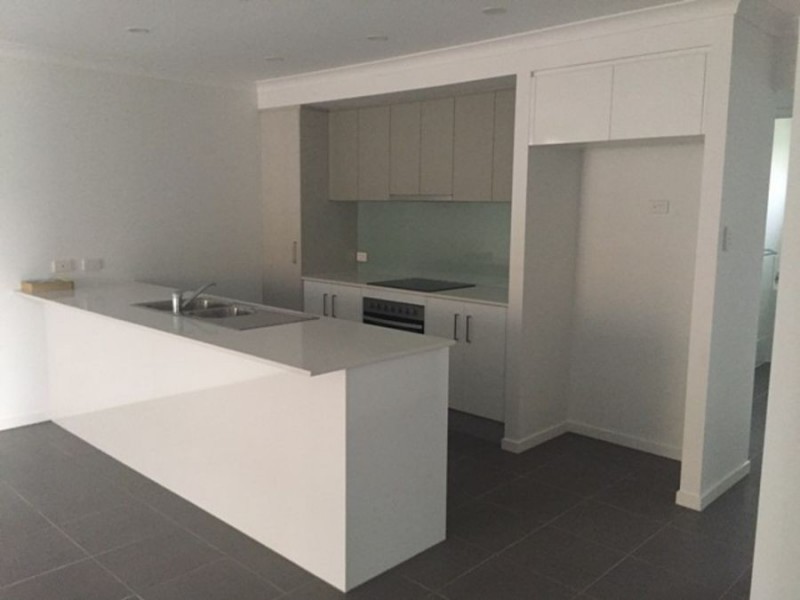1/1 Bottle Brush Circuit, Coomera QLD 4209