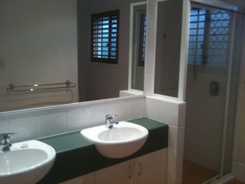 2/40 Heron Avenue, Mermaid Beach QLD 4218