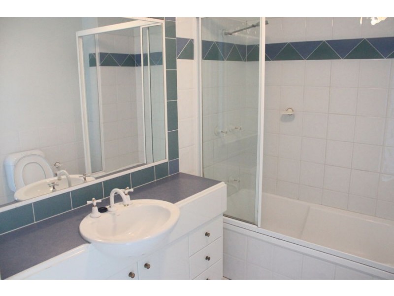 42/28 Chairlift Avenue “Santorini by the Sea”, Mermaid Beach QLD 4218