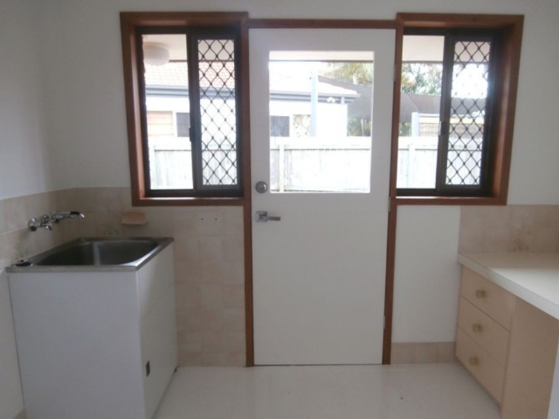 91 Alec Avenue, Mermaid Waters QLD 4218