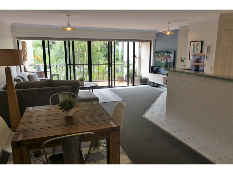 B25/1 Great Hall Drive “Magic Mountain”, Miami QLD 4220