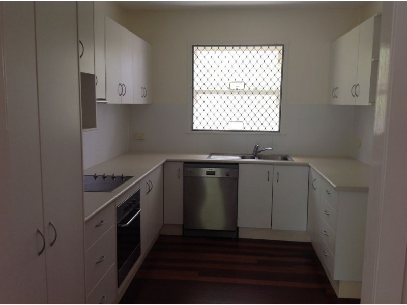 6 Mary Street, Labrador QLD 4215