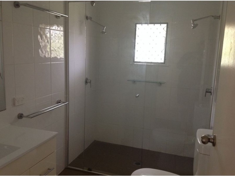 6 Mary Street, Labrador QLD 4215