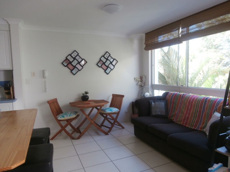 18/28 Chairlift Avenue “Santorini by the Sea”, Mermaid Beach QLD 4218