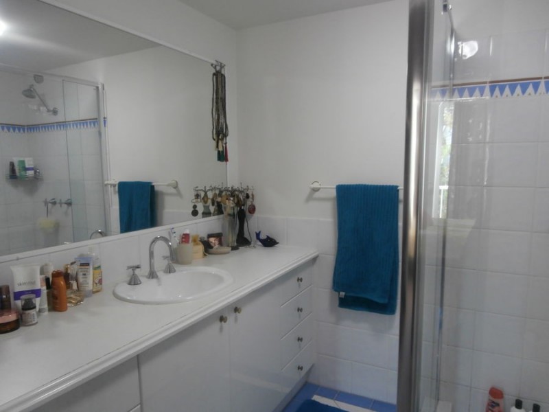 18/28 Chairlift Avenue “Santorini by the Sea”, Mermaid Beach QLD 4218