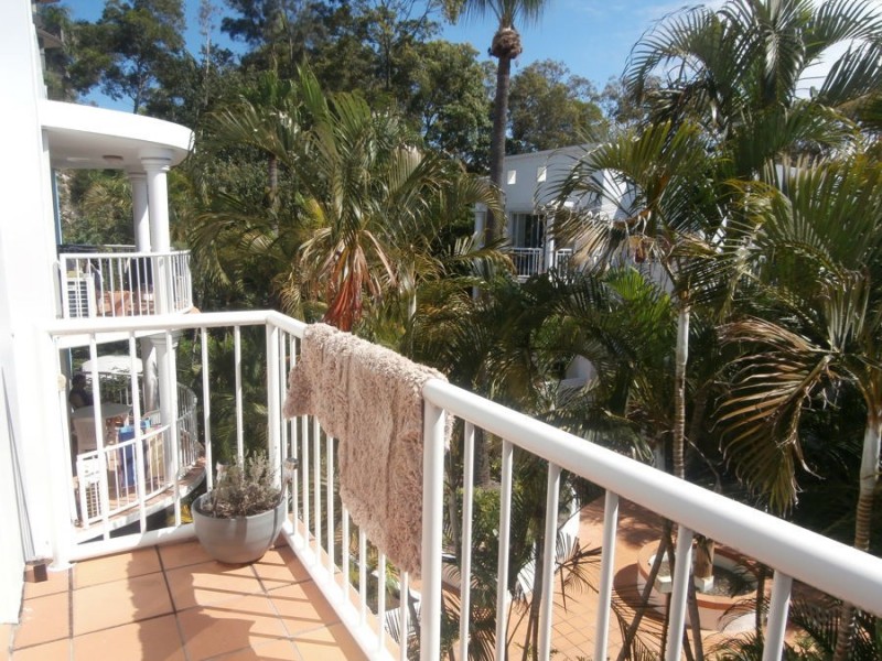 18/28 Chairlift Avenue “Santorini by the Sea”, Mermaid Beach QLD 4218