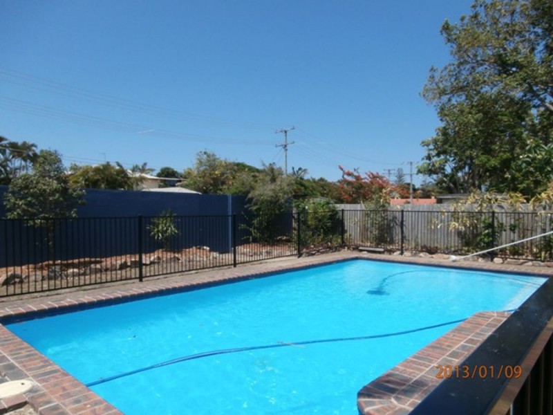 9 Constance Avenue, Mermaid Waters QLD 4218