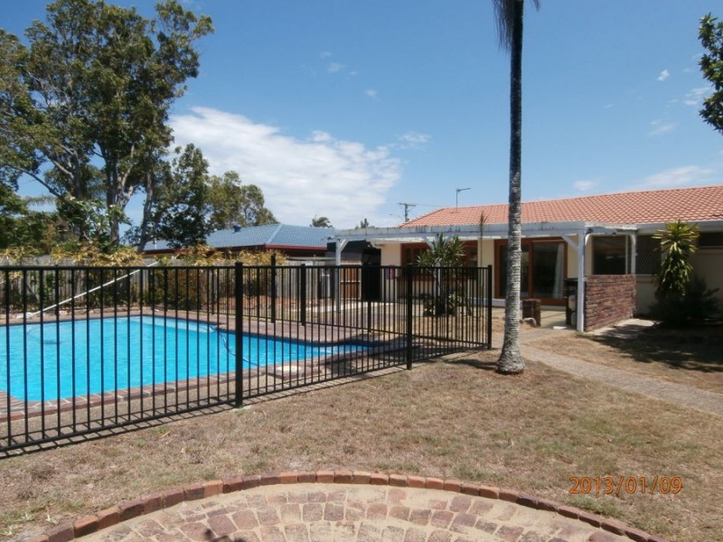 9 Constance Avenue, Mermaid Waters QLD 4218