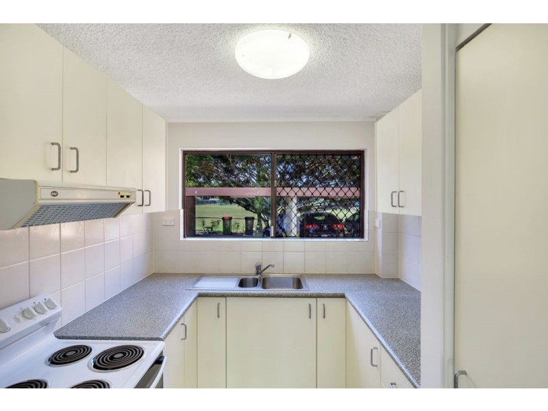 1/50 Oceanic Drive, Mermaid Waters QLD 4218