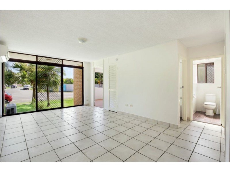 1/50 Oceanic Drive, Mermaid Waters QLD 4218