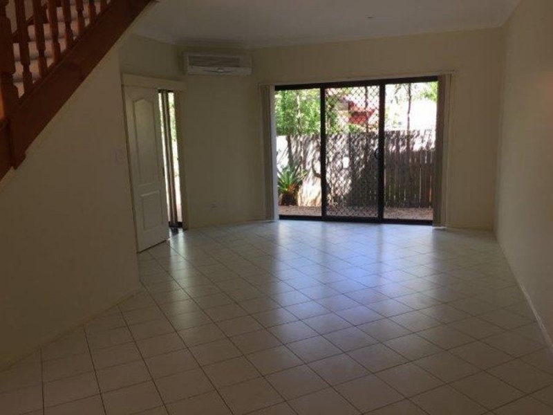 7 141 Cotlew Street, Ashmore QLD 4214