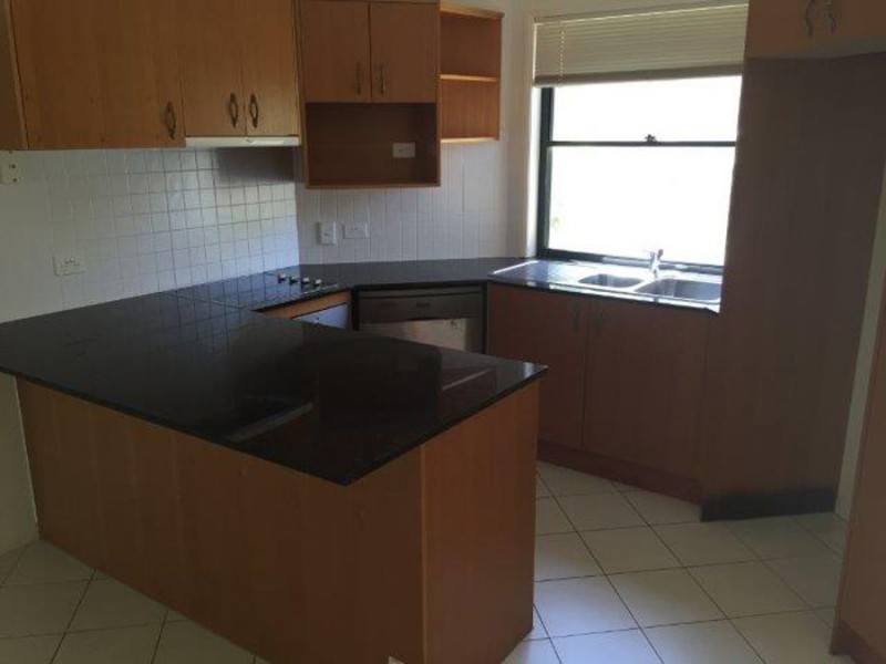 7 141 Cotlew Street, Ashmore QLD 4214