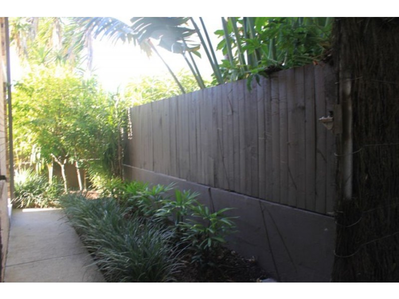 1/13 Chairlift Avenue East, Mermaid Beach QLD 4218