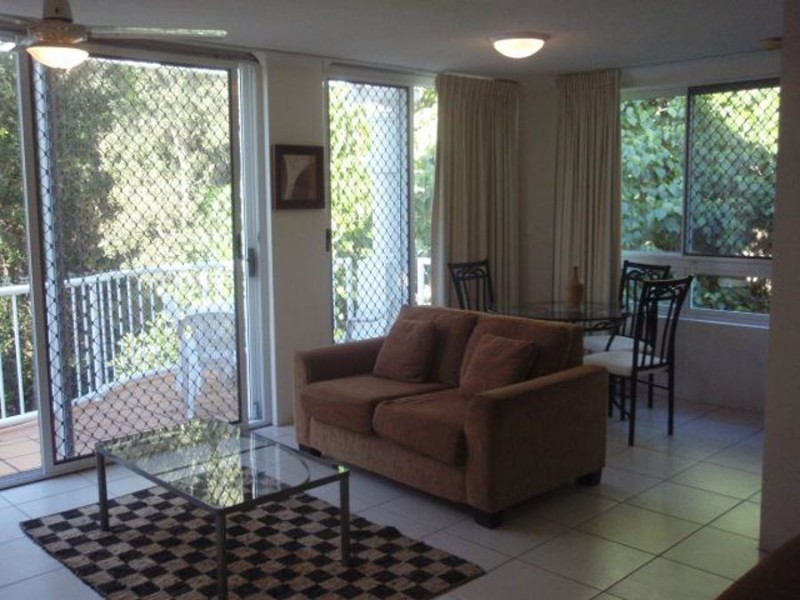 19/28 Chairlift Avenue “Santorini by the Sea”, Mermaid Beach QLD 4218