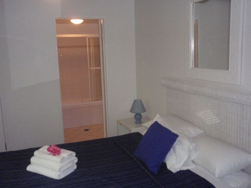 19/28 Chairlift Avenue “Santorini by the Sea”, Mermaid Beach QLD 4218