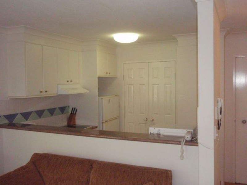 19/28 Chairlift Avenue “Santorini by the Sea”, Mermaid Beach QLD 4218