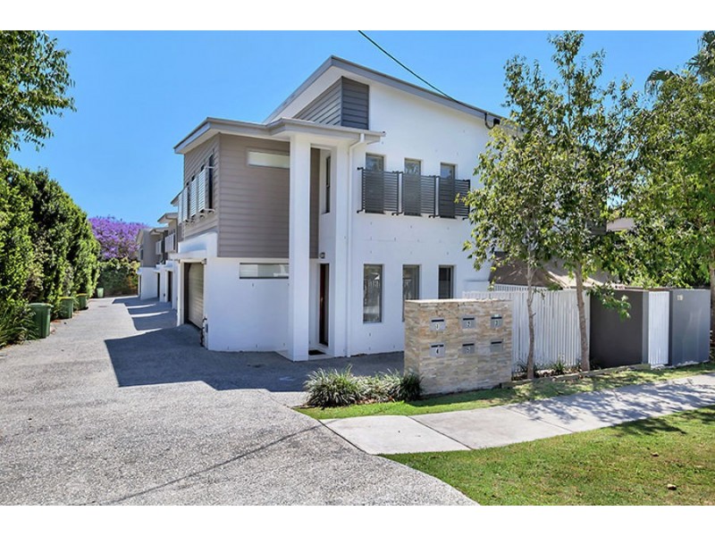 119 Eugaree Street, Southport QLD 4215