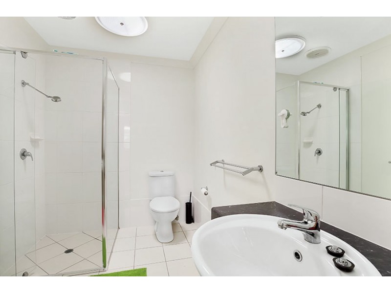 119 Eugaree Street, Southport QLD 4215