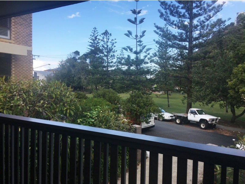 13 Chairlift Avenue East, Mermaid Beach QLD 4218