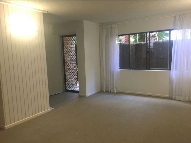 13 Chairlift Avenue East, Mermaid Beach QLD 4218