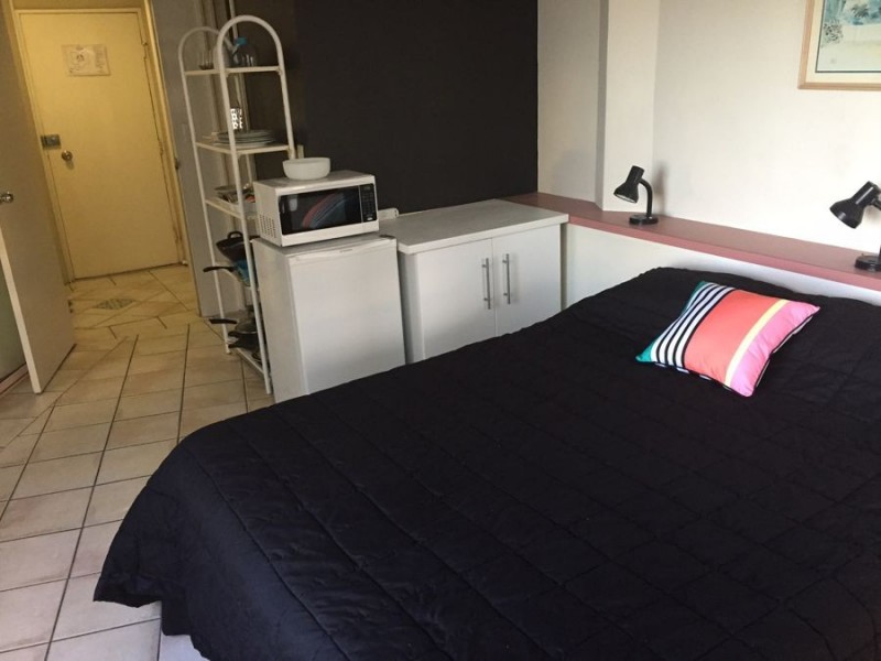 604S 8-12 Trickett Street, Surfers Paradise QLD 4217