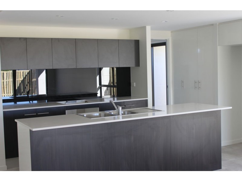 6 Prairie Avenue, Upper Coomera QLD 4209