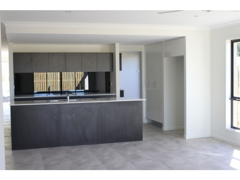 6 Prairie Avenue, Upper Coomera QLD 4209