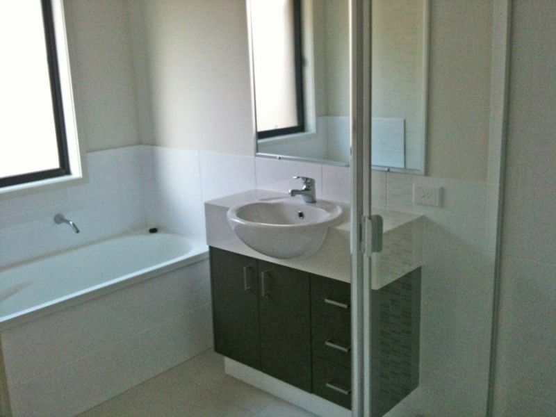 12 Nova St, Waterford QLD 4133