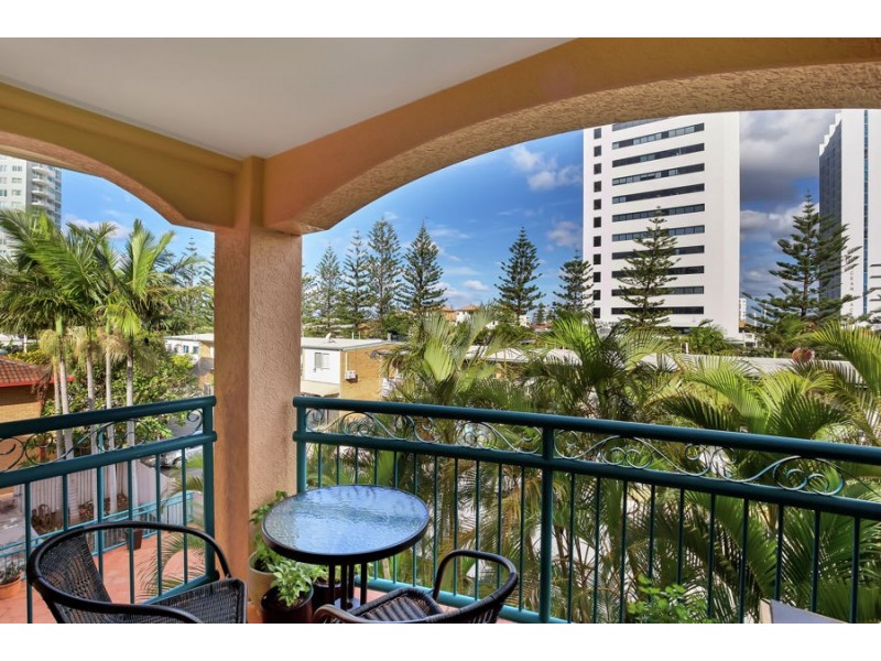 30/20 Anne Avenue, Broadbeach QLD 4218