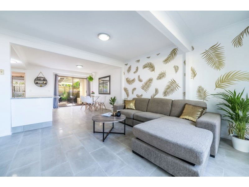 10/71 Olsen Avenue, Labrador QLD 4215