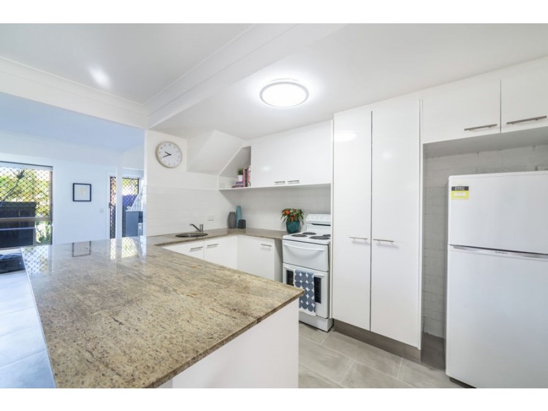 10/71 Olsen Avenue, Labrador QLD 4215