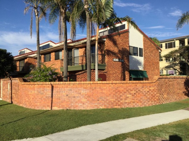 1 22-24 Heron Av, Mermaid Beach QLD 4218
