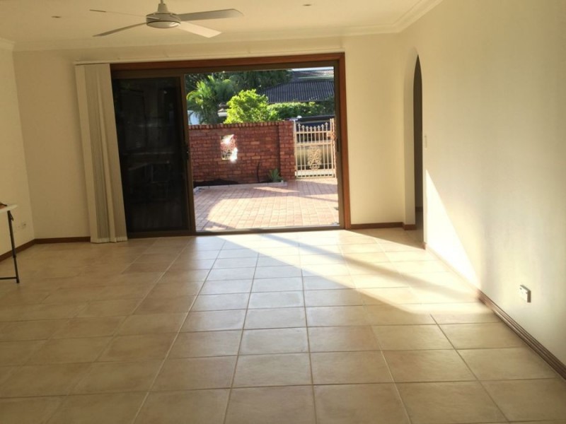 1 22-24 Heron Av, Mermaid Beach QLD 4218