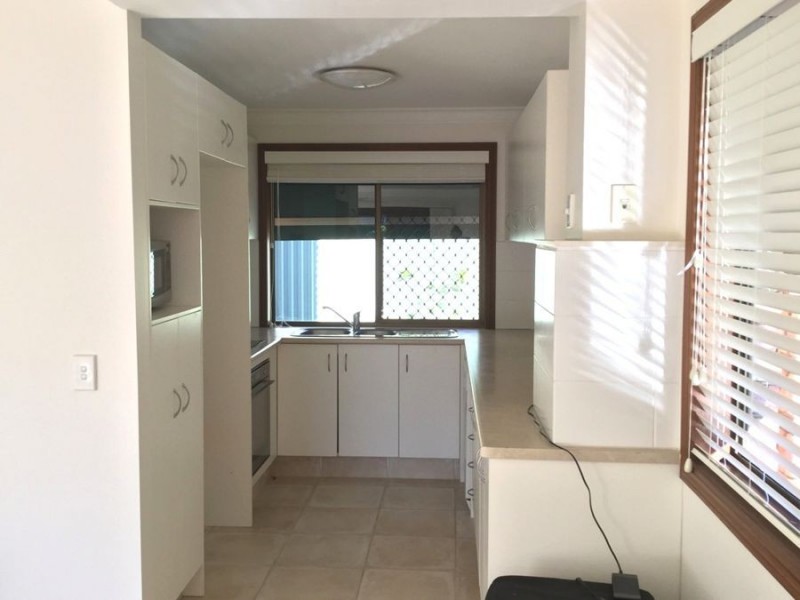 1 22-24 Heron Av, Mermaid Beach QLD 4218