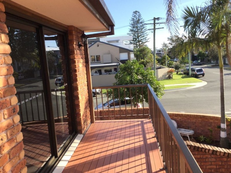 1 22-24 Heron Av, Mermaid Beach QLD 4218