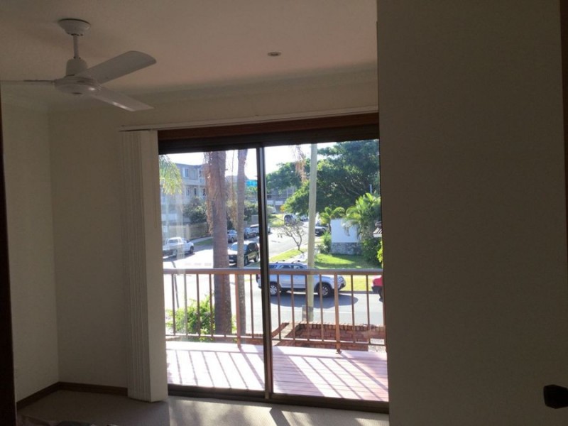 1 22-24 Heron Av, Mermaid Beach QLD 4218