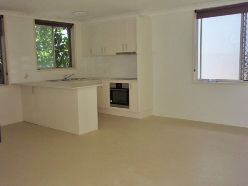 4/4 Marine Parade, Miami QLD 4220