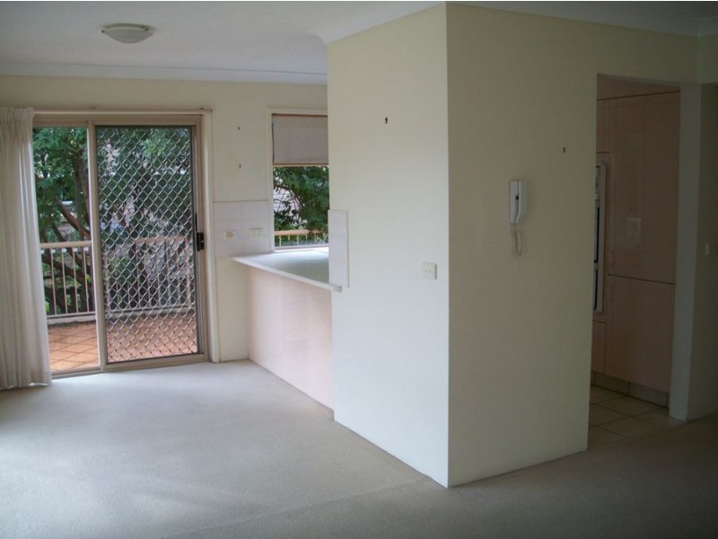 2 36 Peerless Avenue, Mermaid Beach QLD 4218