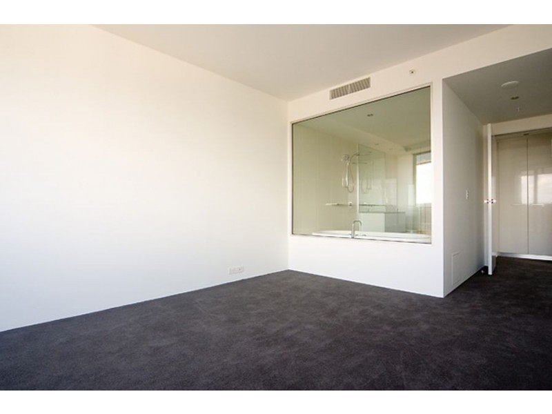 2076/9 Ferny Av “Circle on Cavill”, Surfers Paradise QLD 4217