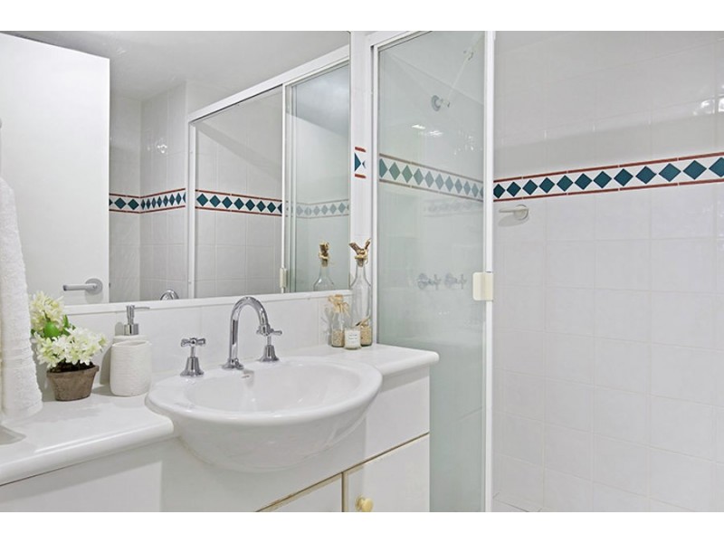 E6/1 Great Hall Drive, Nobby Beach QLD 4218