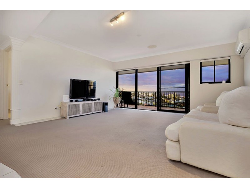 A37/1 Great Hall Drive, Nobby Beach QLD 4218