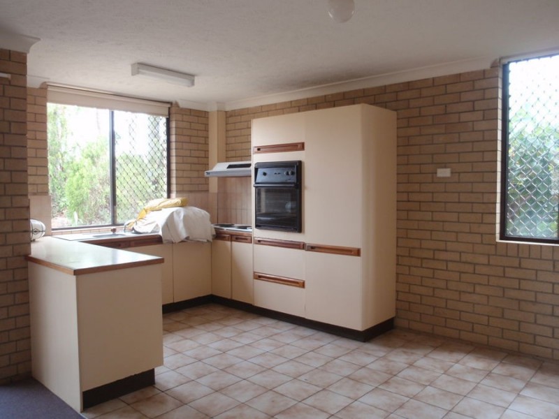 2/2301 Gold Coast Highway “La Costa Village”, Mermaid Beach QLD 4218