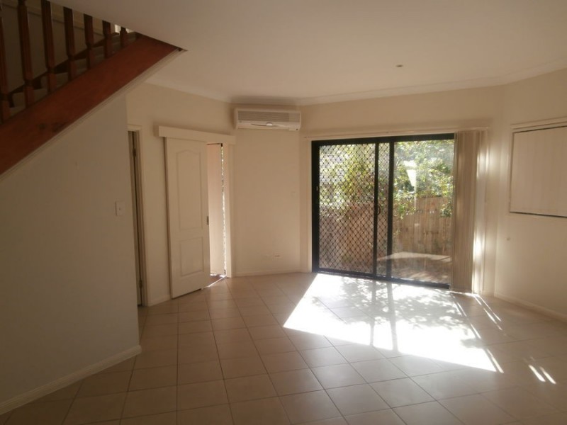 4 141 Cotlew St, Ashmore QLD 4214