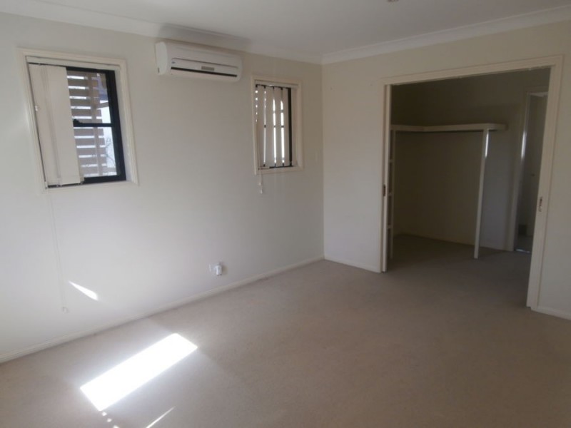 4 141 Cotlew St, Ashmore QLD 4214
