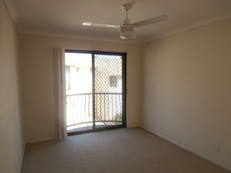 4 141 Cotlew St, Ashmore QLD 4214